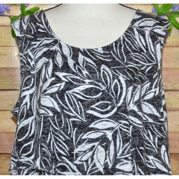 Catherines Womens Black Floral Sleeveless Blouse Top Plus Size 2X 22W 24W Tiered - Picture 2 of 10
